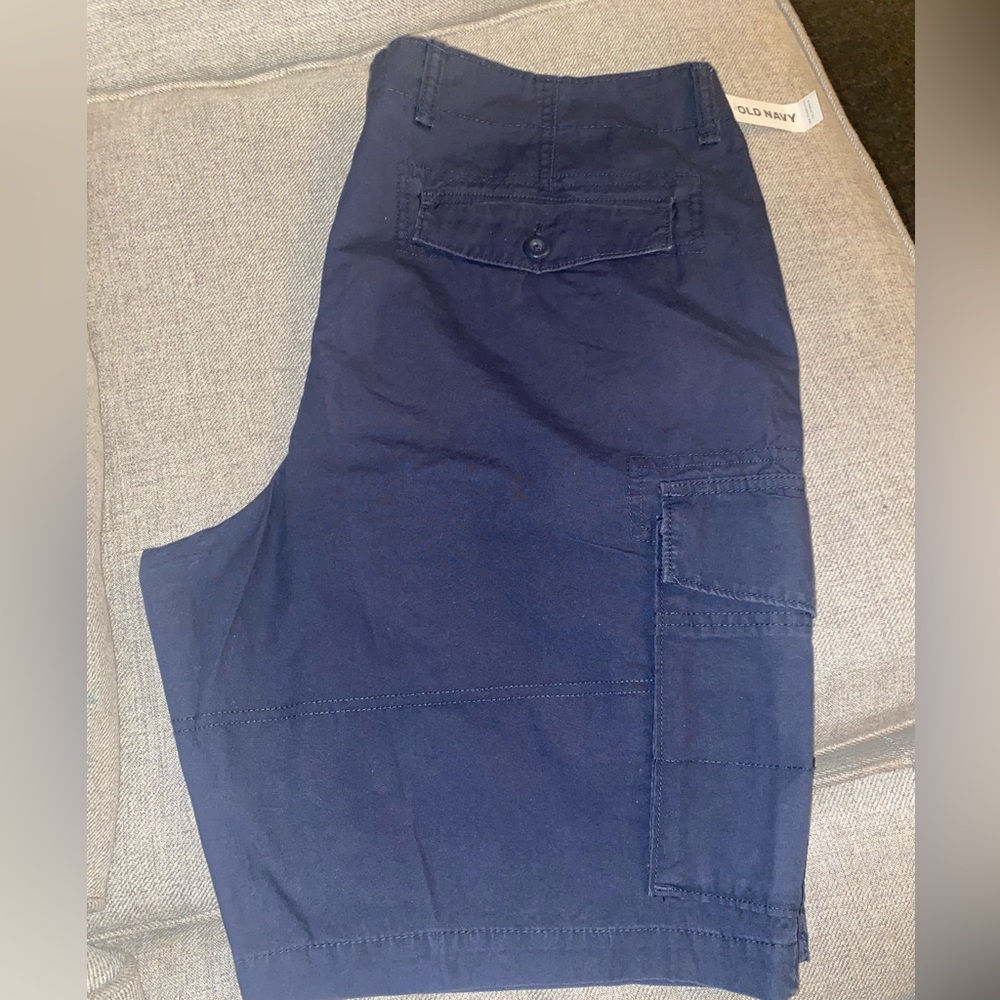 OLD NAVY MEN CARGO SHORTS